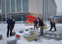 下雪就是命令！河西学院附属张掖人民医院的扫雪战士出动了~