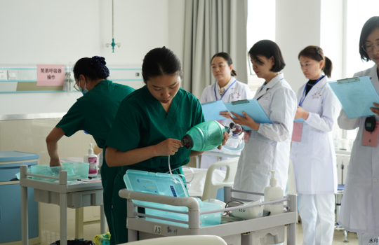 张掖市2025年卫生健康行业医疗服务技能大赛——医护一体化快速反应小组（RRT）团队配合竞赛圆满落幕 