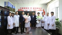 校院两级领导先后慰问医院护理人员
