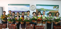 我院退休党支部开展“花艺传情 乐享生活” 主题插花培训活动