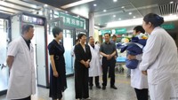 副市长娄金华走访慰问我院医师代表