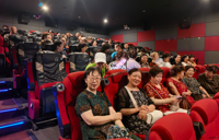 重温四渡峥嵘史 永葆初心映丹心——我院退休党支部组织党员观看影片《四渡》